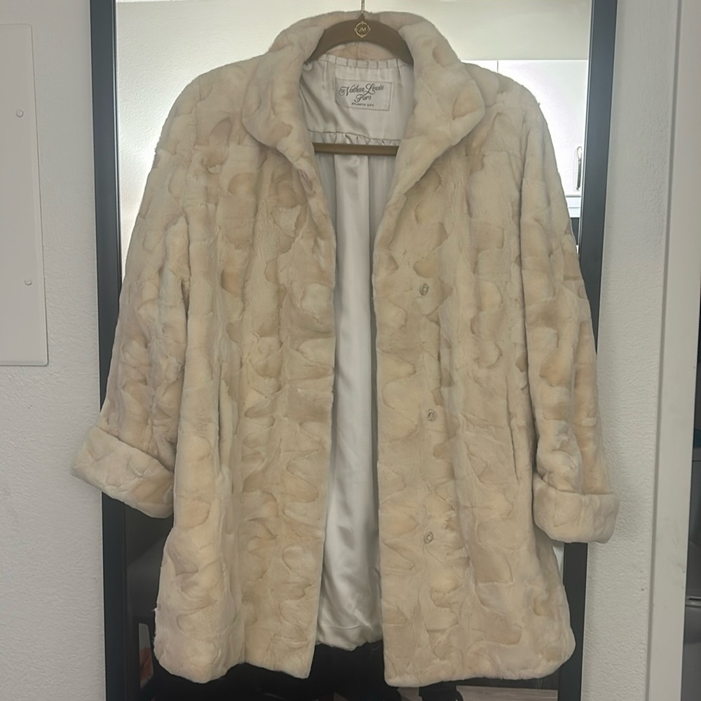 ‘NATHAN LEVIN FURS’-IVORY SCALLOPED GENUINE FUR SWING JKT W/CUFFED SLEEVES